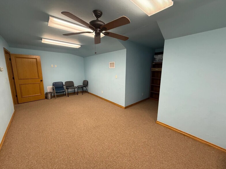 More Photos Of 2240 NW 164th St, Edmond Office For Sale