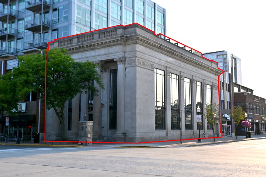 More Photos Of 400 S Main St, Royal Oak Storefront Retail Office For Sale