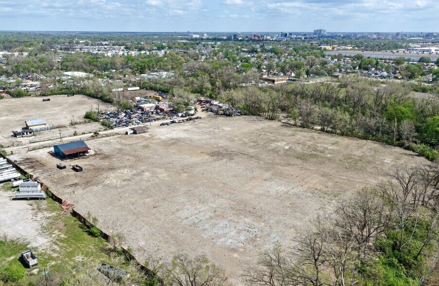 More Photos Of 315 S Tibbs Ave, Indianapolis Land For Lease