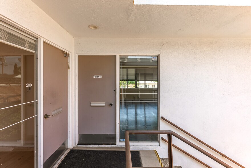 More Photos Of 9024 W Olympic Blvd, Beverly Hills Office For Lease