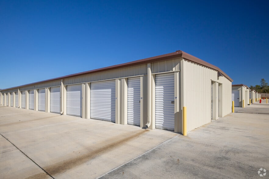 More Photos Of 4395 Business Dr, Cameron Park Self Storage For Sale