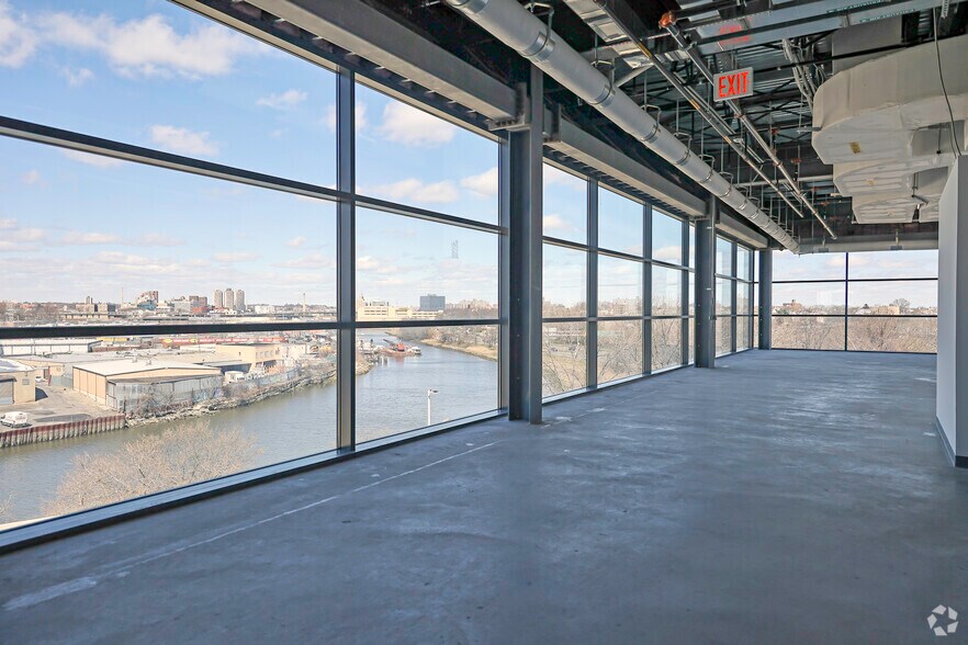 More Photos Of 2505 Bruckner Blvd, Bronx Warehouse For Lease