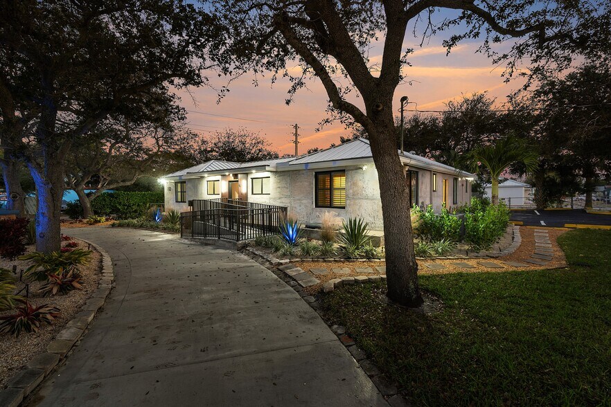 More Photos Of 112 SE 10th St, Delray Beach Office Residential For Lease