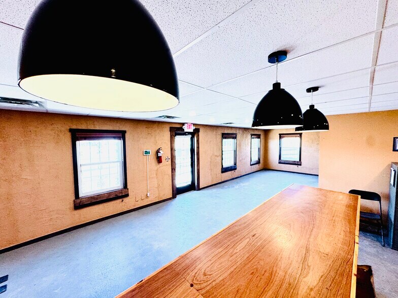 More Photos Of 36730 Democracy Dr, Trinidad Warehouse For Lease