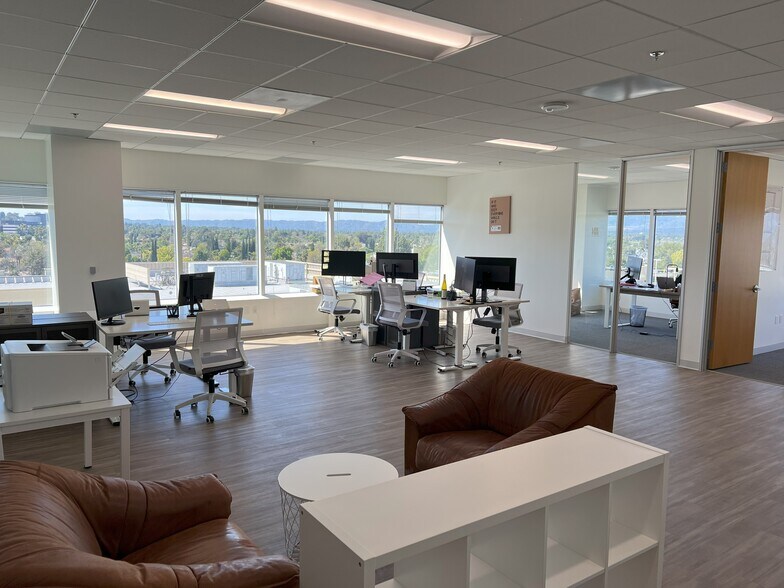 More Photos Of 15303 Ventura Blvd, Sherman Oaks Office For Lease