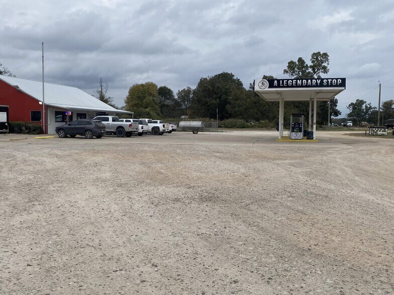 More Photos Of 15877 S US Highway 259, Haworth Convenience Store For Sale