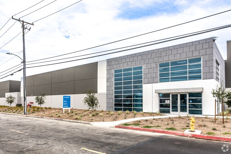 More Photos Of 12752-12822 Monarch St, Garden Grove Warehouse For Lease