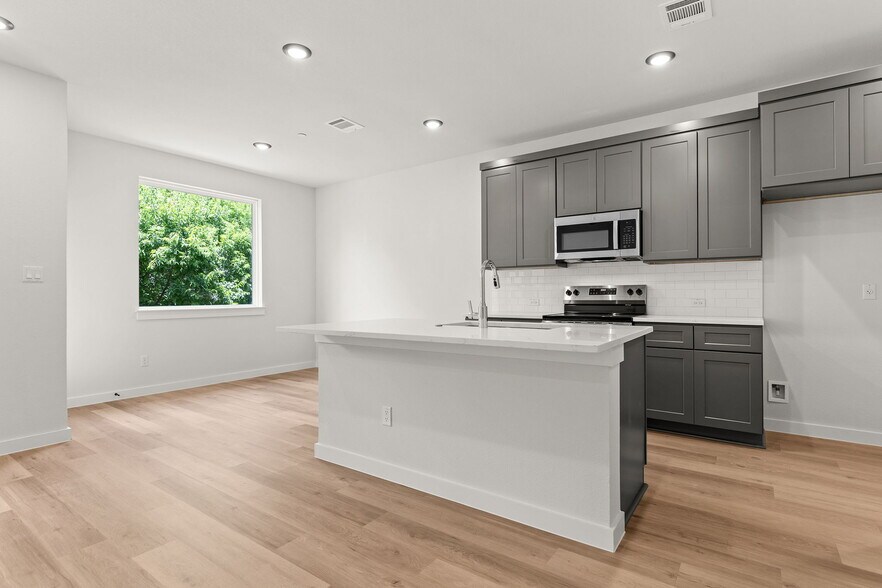More Photos Of 2600 Gattis School Rd, Round Rock Apartments For Sale