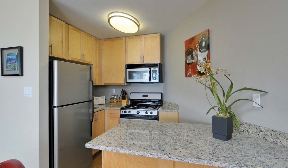 More Photos Of 380 Esplanade Ave, Pacifica Apartments For Sale