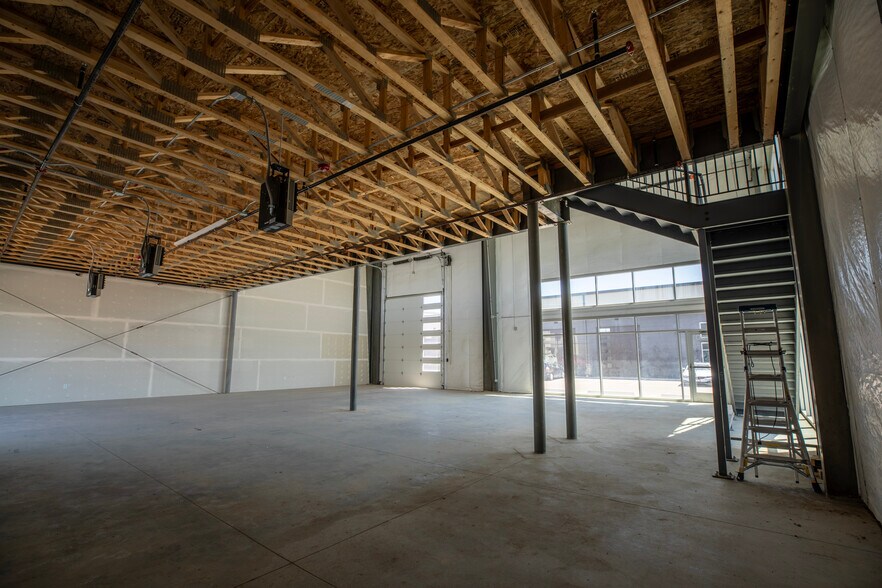 More Photos Of 13853 E Briarwood Ave, Centennial Light Distribution For Sale