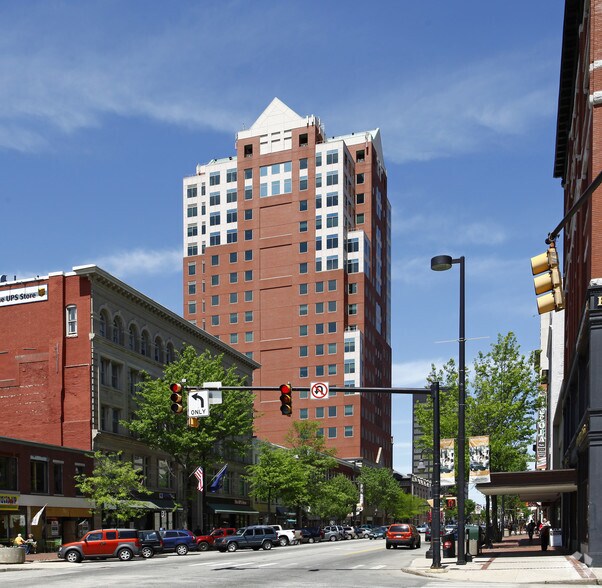 More Photos Of 900 Elm St, Manchester Office For Lease