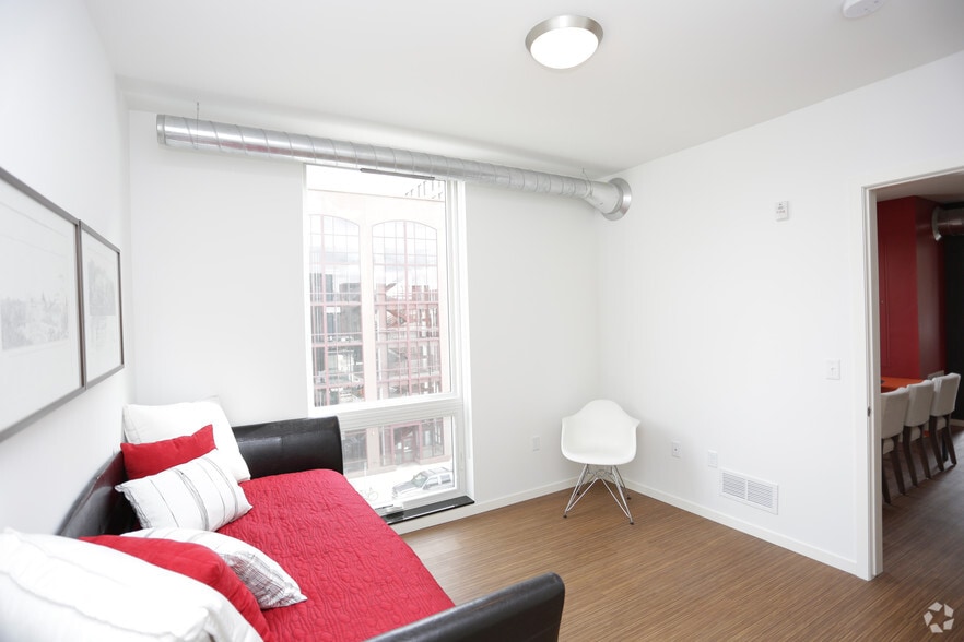 More Photos Of 915 Washington Ave N, Minneapolis Apartments For Lease