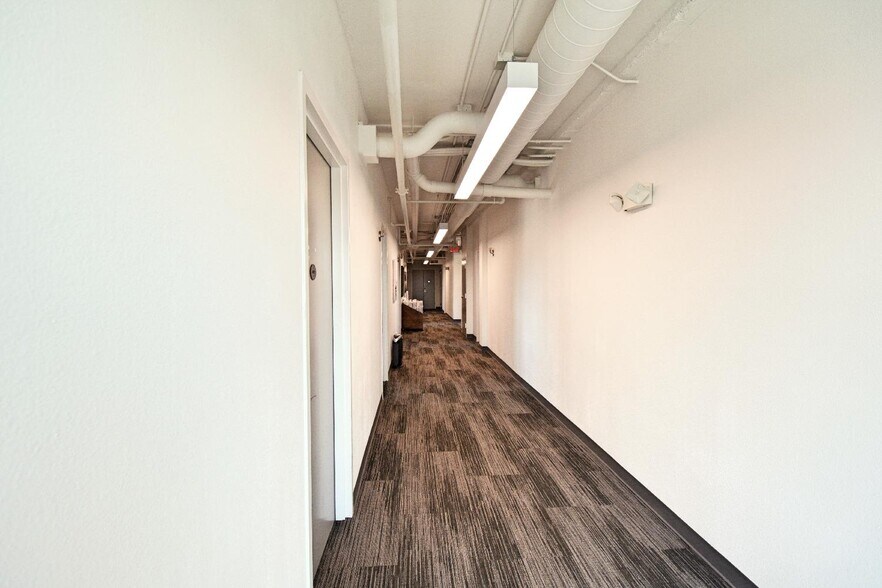 More Photos Of 217 S River St, Seguin Storefront Retail Office For Lease