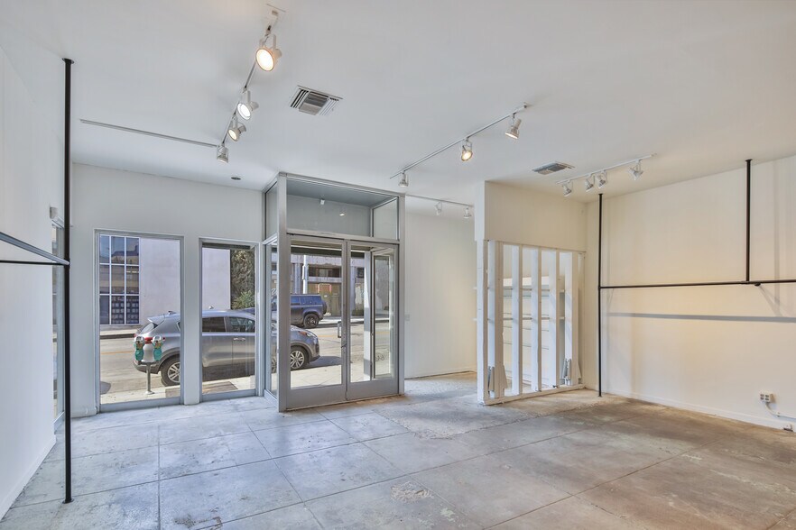 More Photos Of 638-644 N Robertson Blvd, West Hollywood General Retail For Lease