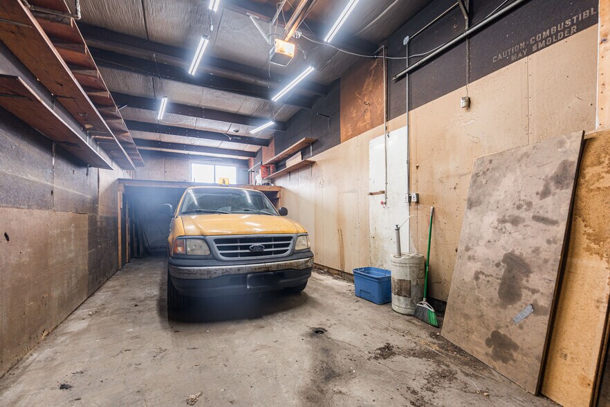 More Photos Of 560 S River St, Batavia Warehouse For Sale