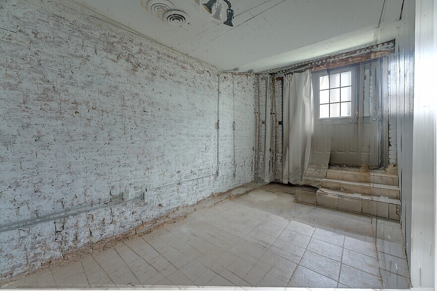 More Photos Of 406 N State Line Ave, Texarkana Storefront Retail Residential For Lease
