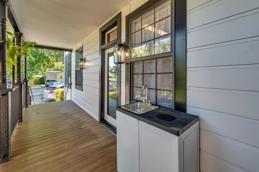More Photos Of 160 Cherry Ave, Auburn Office Residential For Sale