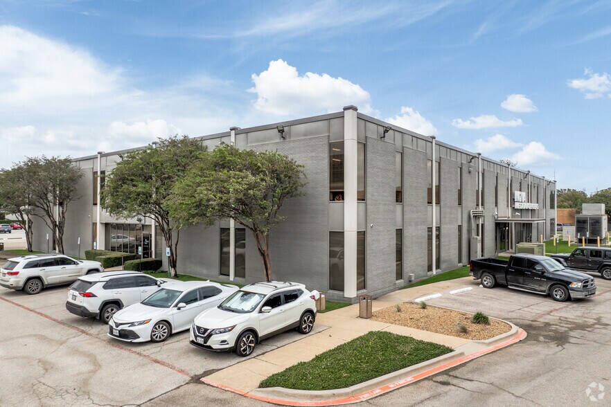 More Photos Of 8267 Elmbrook Dr, Dallas Office For Lease