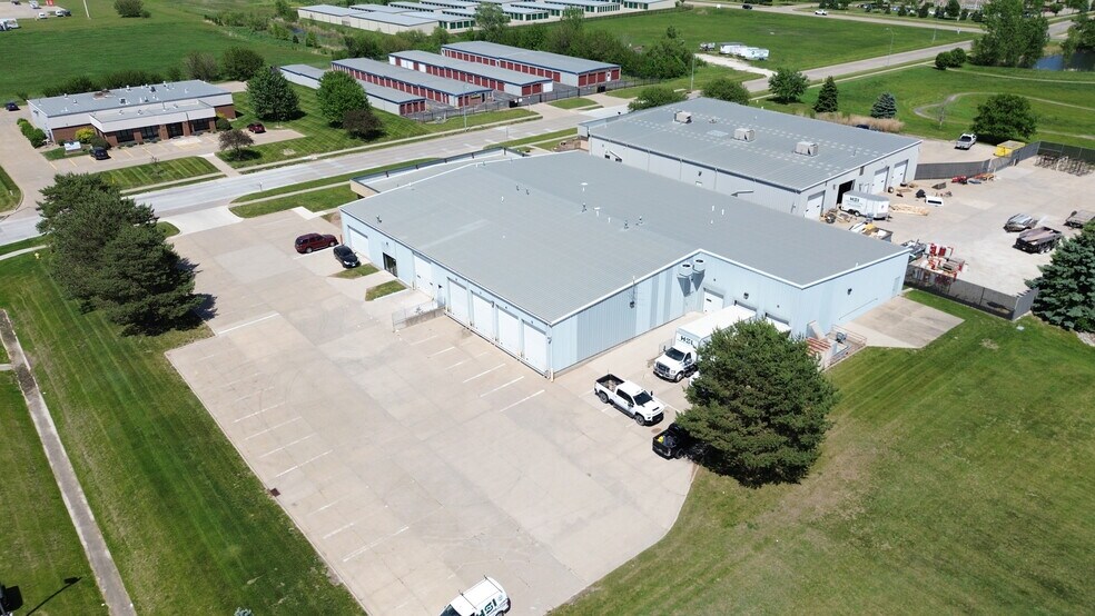 More Photos Of 16190 Laurel St, Waukee Warehouse For Lease