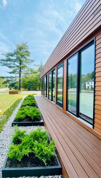 More Photos Of 2906 White Mountain Hwy, North Conway Hotel For Sale