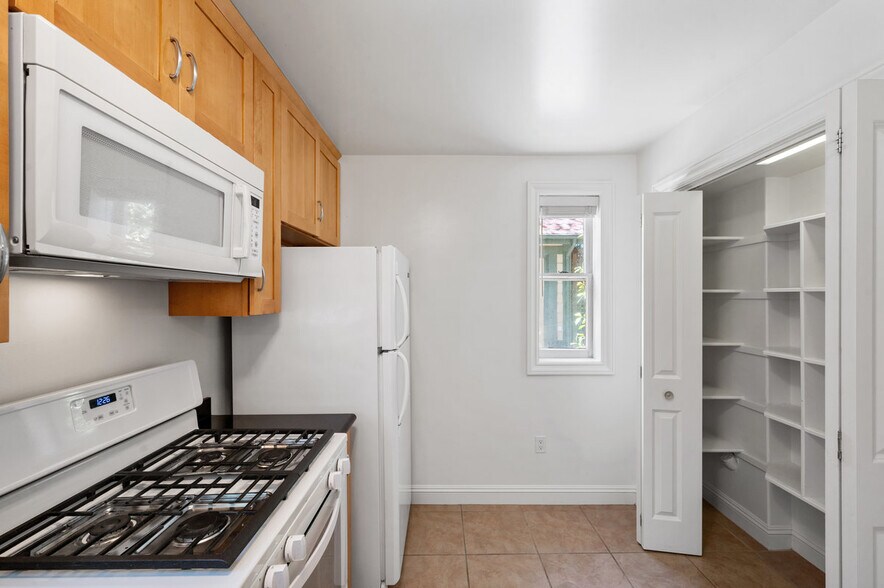 More Photos Of 333 G St, San Rafael Apartments For Sale