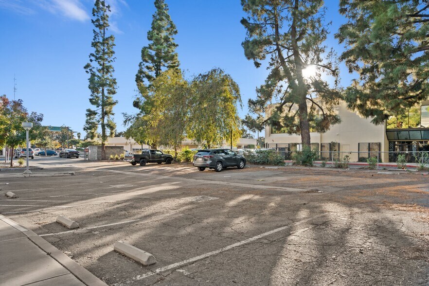 More Photos Of 9 S El Dorado St, Stockton Office For Sale