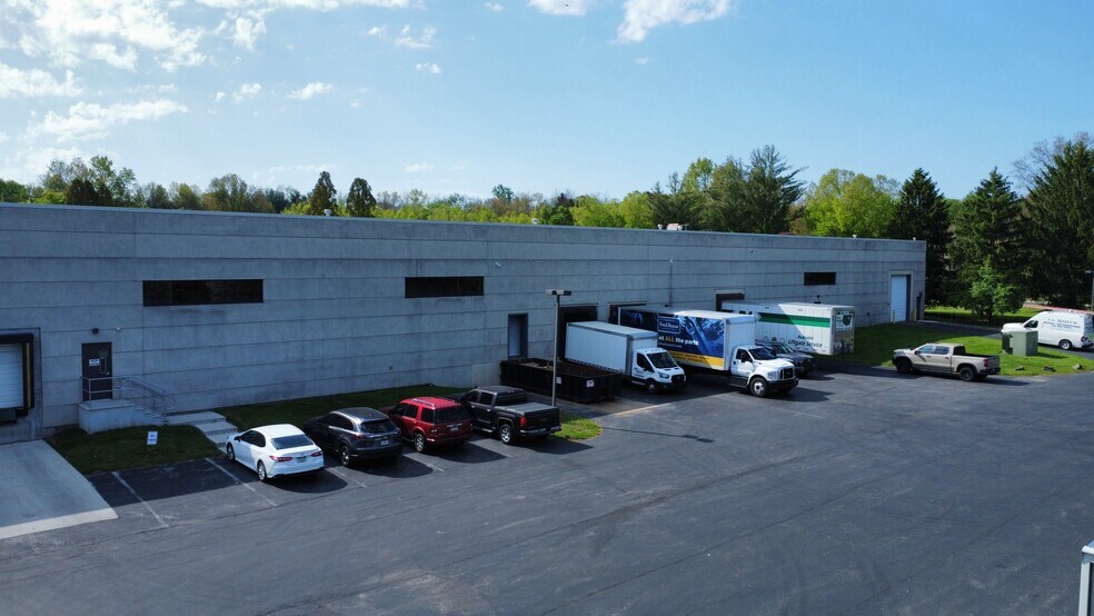 More Photos Of 4355 County Line Rd, Chalfont Showroom For Lease