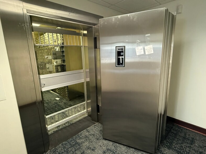 More Photos Of 276 East Bay St, Charleston Storefront Retail Office For Lease