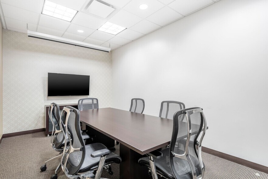 More Photos Of 15 N Main St, West Hartford Coworking Space