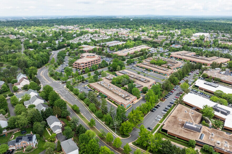 More Photos Of 510 Huntmar Park Dr, Herndon Flex For Lease