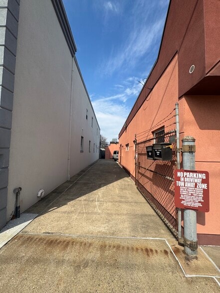 More Photos Of 816 Hempstead Tpke, Franklin Square Office For Sale