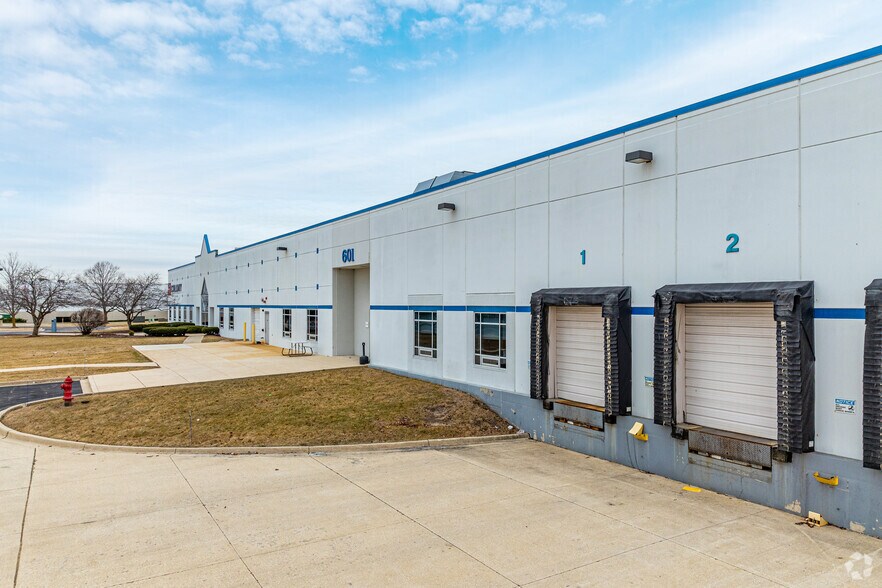 More Photos Of 601 Kingsland Dr, Batavia Warehouse For Lease