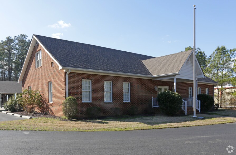 More Photos Of 10300 Corporate Rd, Petersburg Office For Sale