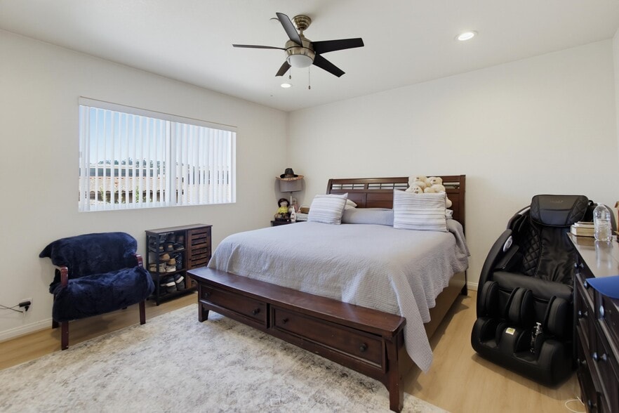 More Photos Of 7565 Romeria St, Carlsbad Apartments For Sale
