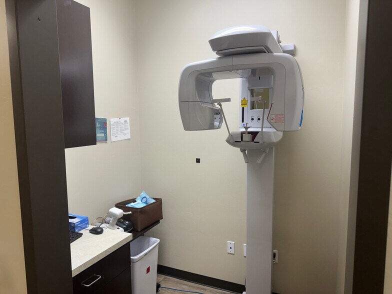 More Photos Of 1621 S Midtown Pl, Oklahoma City Medical For Sale