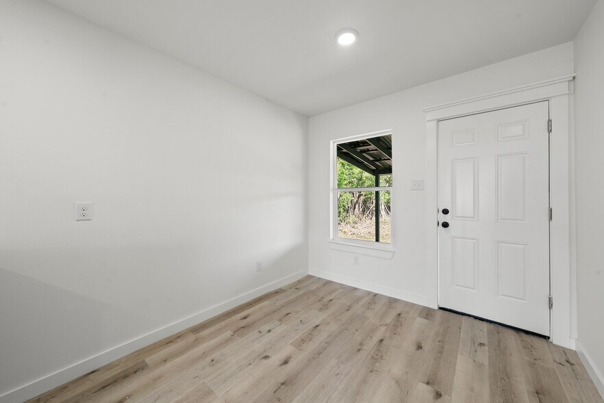 More Photos Of 103 E Stegall Rd, Robinson Specialty For Sale