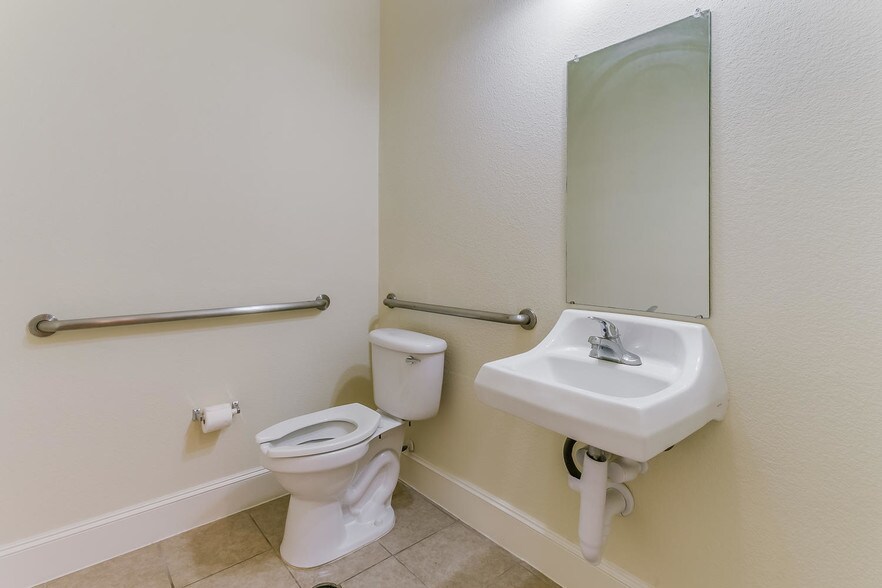 More Photos Of 140 Eldridge Rd, Sugar Land Medical For Lease