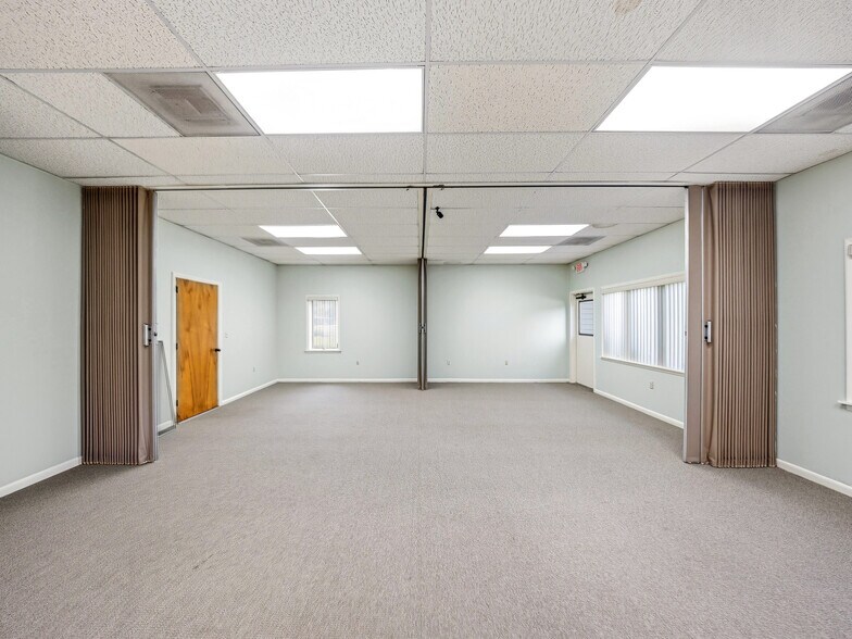 More Photos Of 675 Hendersonville Hwy, Pisgah Forest Office For Sale