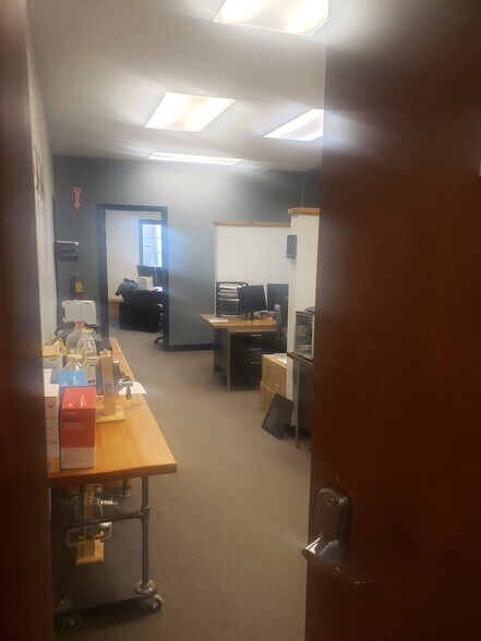 More Photos Of 330-342 McKee St, Batavia Light Manufacturing For Lease