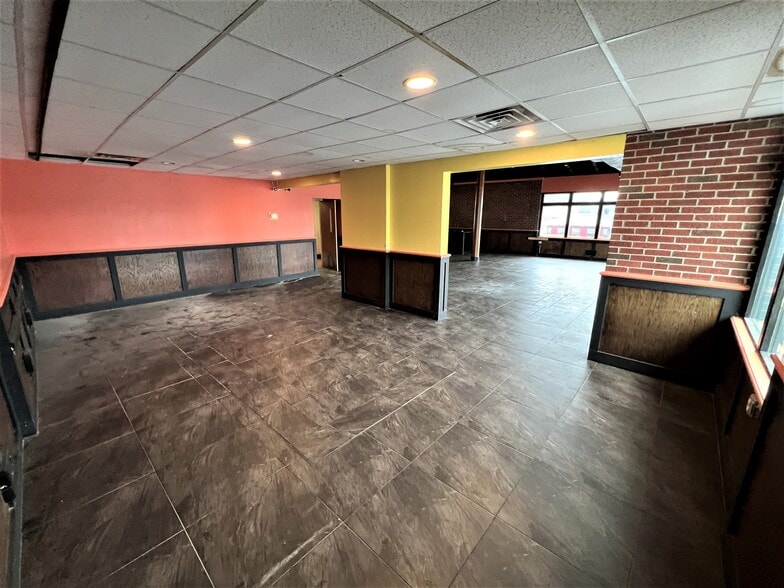 More Photos Of 5185 State Route 30, Greensburg Restaurant For Lease