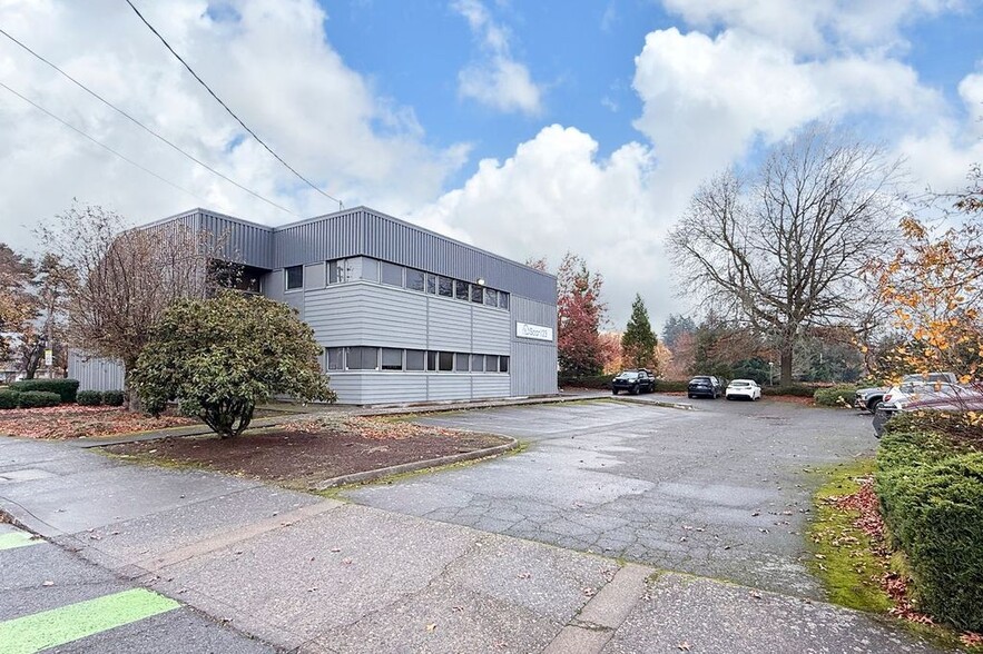 More Photos Of 10610 SE Washington St, Portland Office Residential For Lease