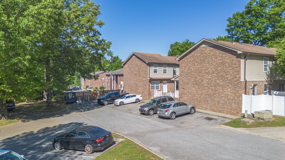 More Photos Of 162 Condor Ct, Clarksville Apartments For Sale