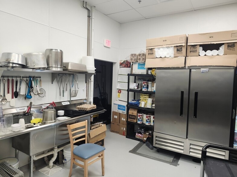 More Photos Of 2506 N Randall Rd, Elgin General Retail For Lease