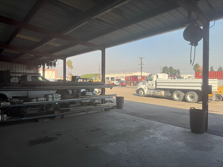 More Photos Of 521 E D St, Wilmington Warehouse For Sale