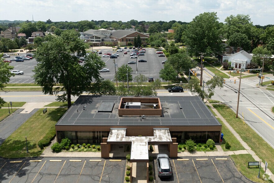 More Photos Of 2341 Oakwood Dr, Cuyahoga Falls Office For Lease