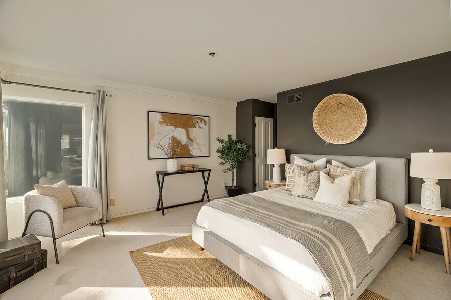 More Photos Of 3111 Ocean Front Walk, Marina Del Rey Apartments For Sale