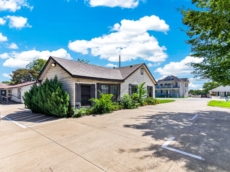 More Photos Of 907 N Goliad Rd, Rockwall Office For Lease