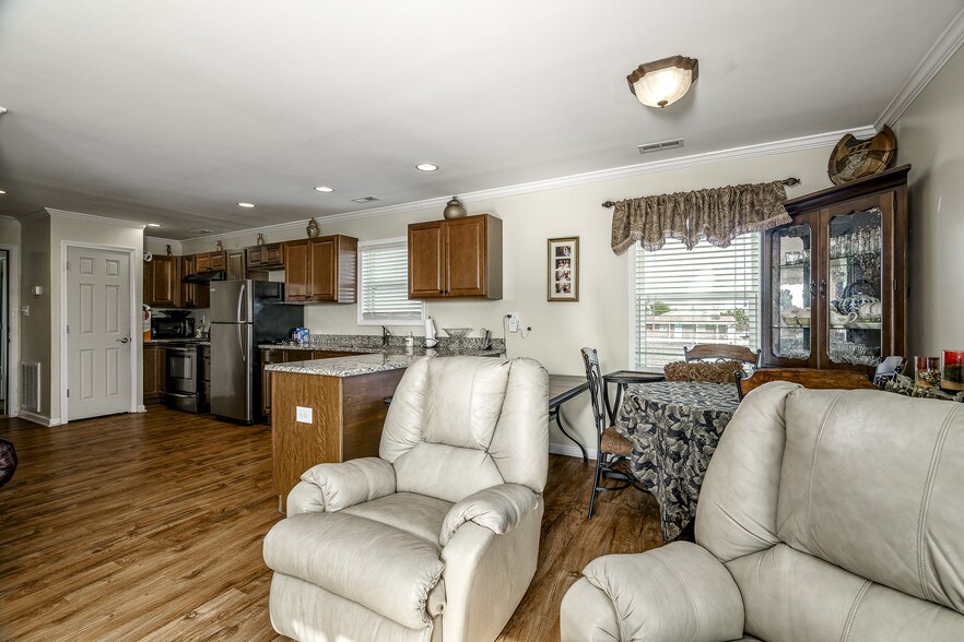 More Photos Of 100 E Fort Macon Rd, Atlantic Beach Restaurant For Sale