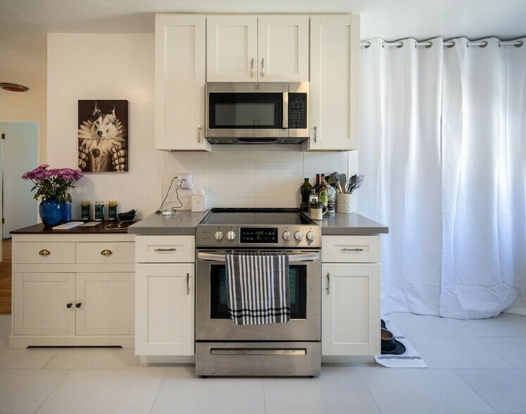 More Photos Of 537 Pacific Ave, Alameda Apartments For Sale