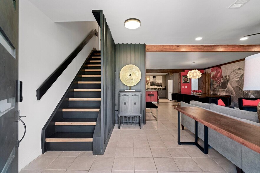 More Photos Of 8721 Mountain Crest Dr, Austin Specialty For Sale